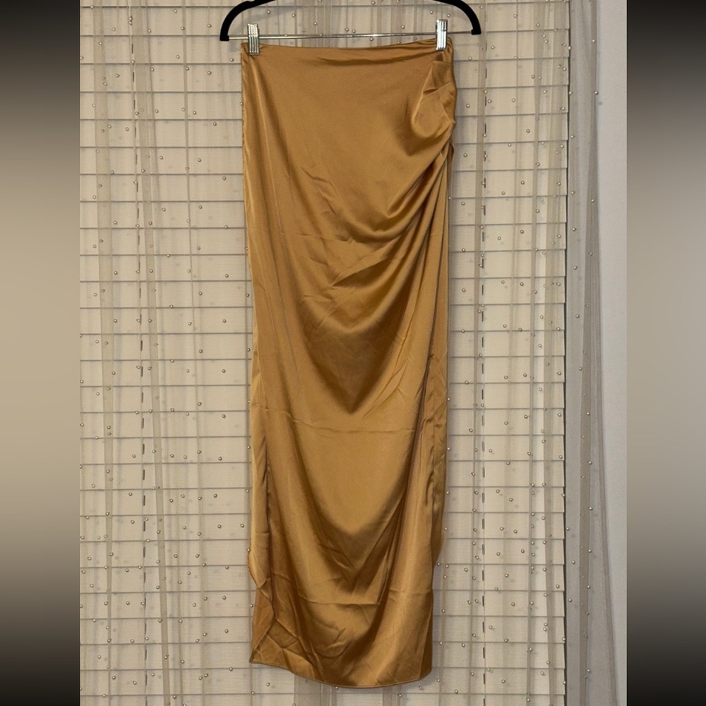 Gold Two-Piece Set - Picture 5 of 7